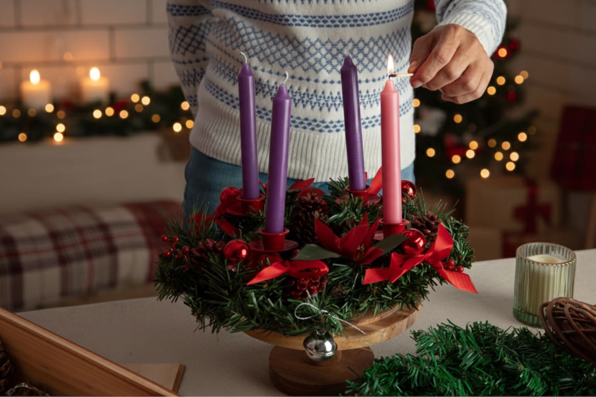 Así es como se prenden las velas de la Corona de Adviento
