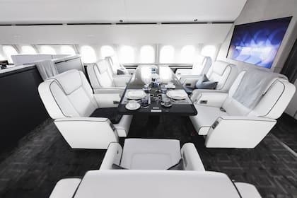 Así es el comedor del avión que cuesta 25 millones de dólares