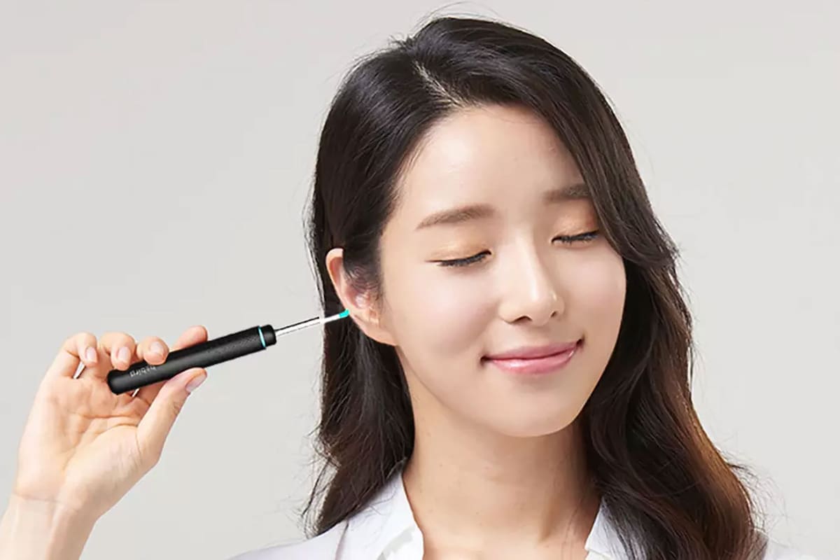 Así es el curioso accesorio limpiador de orejas de Xiaomi con cámara, puntas desmontables y conexión Wi-Fi