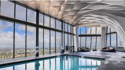 Así es el edificio donde Marc Anthony tiene su departamento en Miami