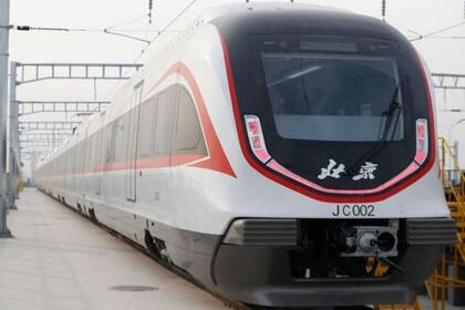 Los nuevos trenes y líneas de metro se espera que comiencen en septiembre, cuando se inaugure el aeropuerto