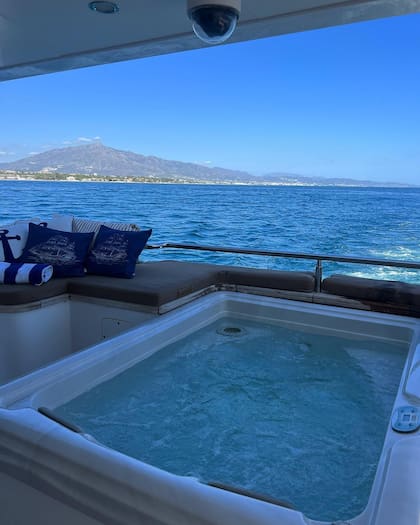 Así es el jacuzzi del yate de lujo que alquiló Martín Insaurralde