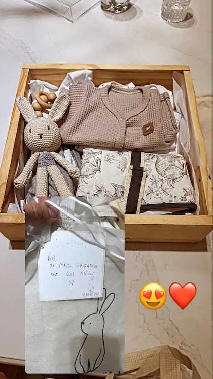 Así es el primer regalo que recibieron Neumann y Urcera para su hijo