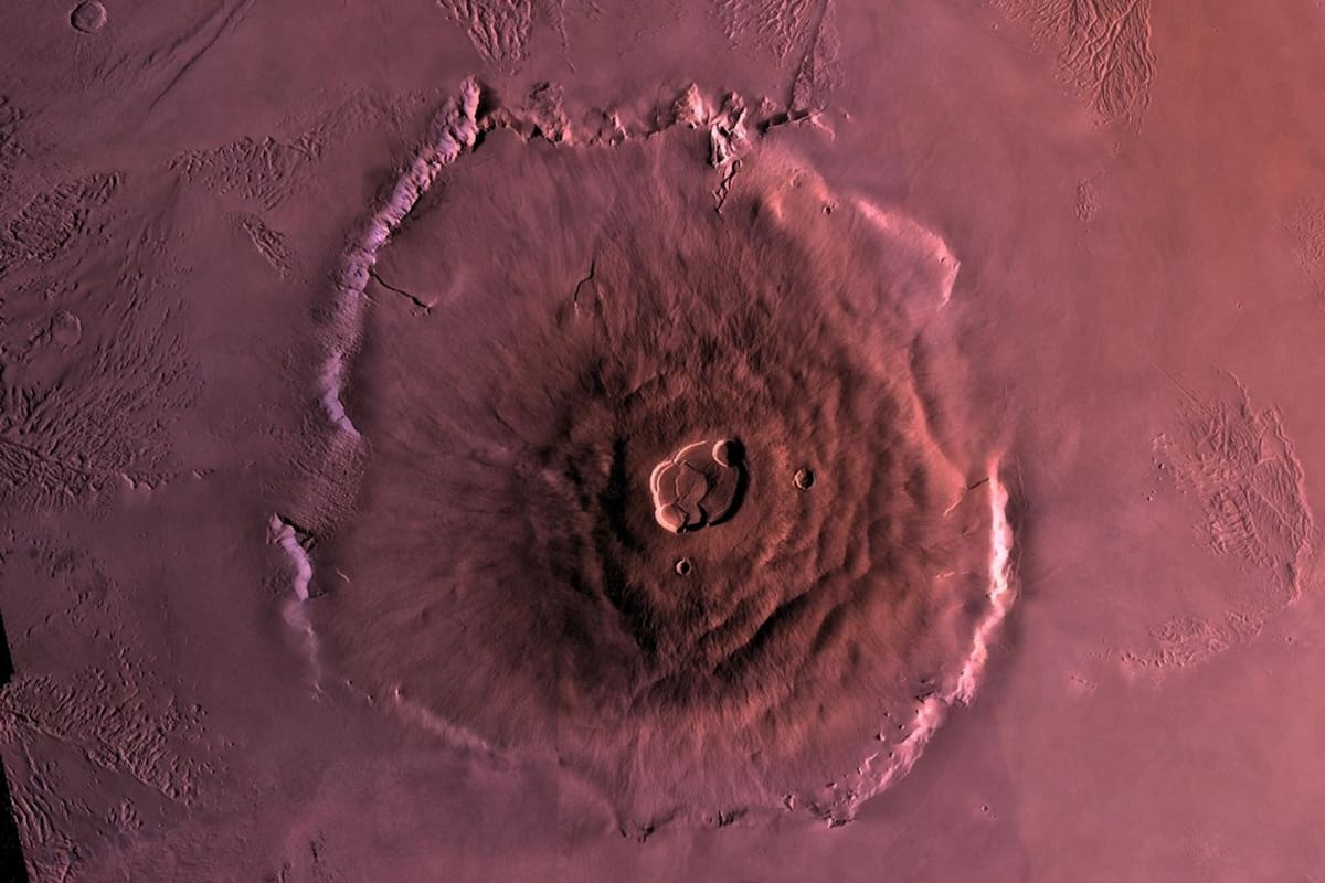Así es el volcán más grande de todo el sistema solar