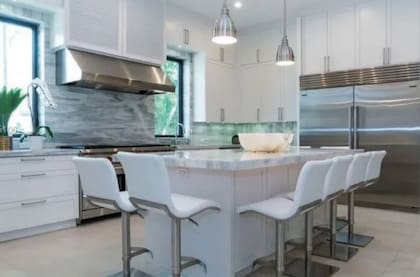 Así es la cocina de la mansión de Enrique Iglesias