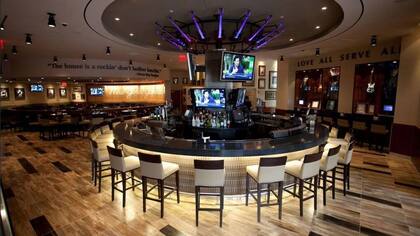 Así es la confitería del Hard Rock Yankee Stadium, en el corazón de Nueva York; la de Boca sería concesionada a la cadena estadounidense.