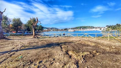 Así es la estructura de la mansión que se encontró frente a la playa de Bacoli