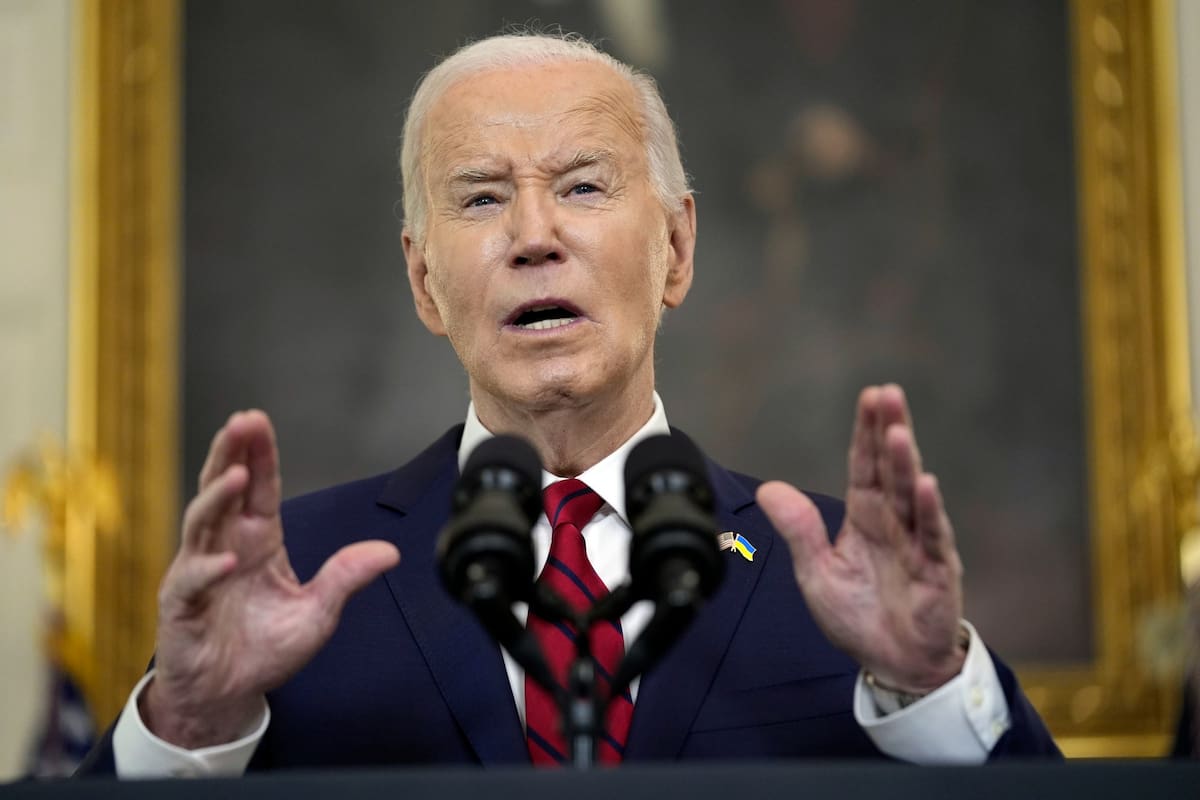 Así es la medida fronteriza que anunciaría Joe Biden este martes para cerrar temporalmente la frontera con México (Foto AP/Evan Vucci)