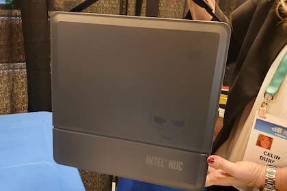 Así es la mini PC gamer de Intel, la NUC 9 Extreme Kit