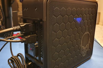 Así es la mini PC gamer de Intel, la NUC 9 Extreme Kit