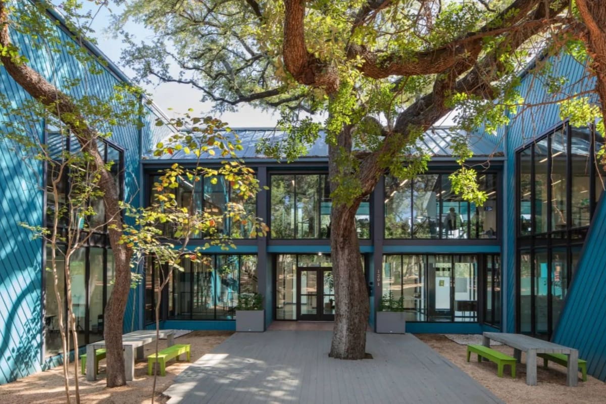 Así es la sede de Alpha School de Austin, donde los alumnos solo tiene dos horas de clases