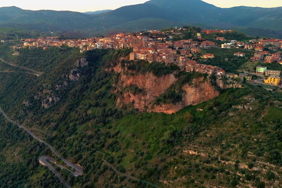 Así es Norma, el pueblo italiano que busca argentinos para vivir