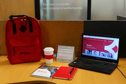 Así es uno de los kits de bienvenida con los que la compañía Bayton recibe a sus empleados cuando vuelven de vacaciones.