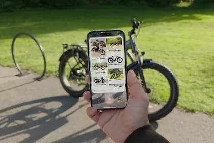 Así es Visual Intelligence, la nueva herramienta de búsqueda visual similar a Google Lens que llega con el iPhone 16