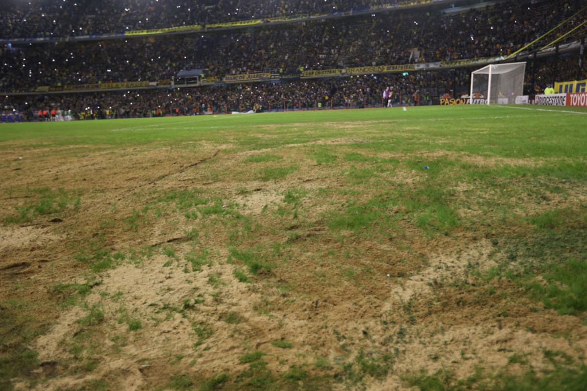 Así está el campo de juego de la Bombonera