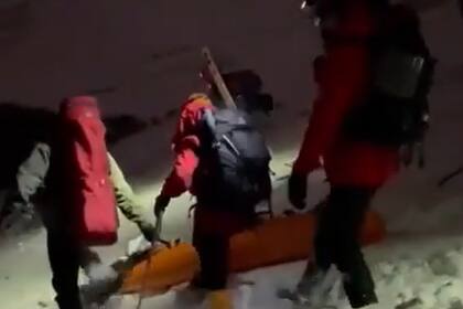 Así fue el descenso de la mujer accidentada durante una avalancha en el cerro Godoy