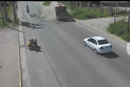 Así fue el impactante choque en la avenida Juan B. Justo que dejó un muerto y 9 heridos