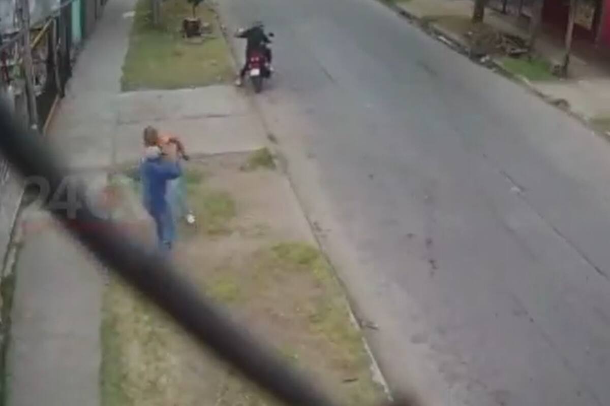 Así fue el momento del forcejeo en Merlo