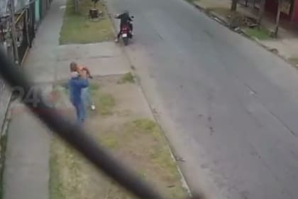 Así fue el momento del forcejeo en Merlo