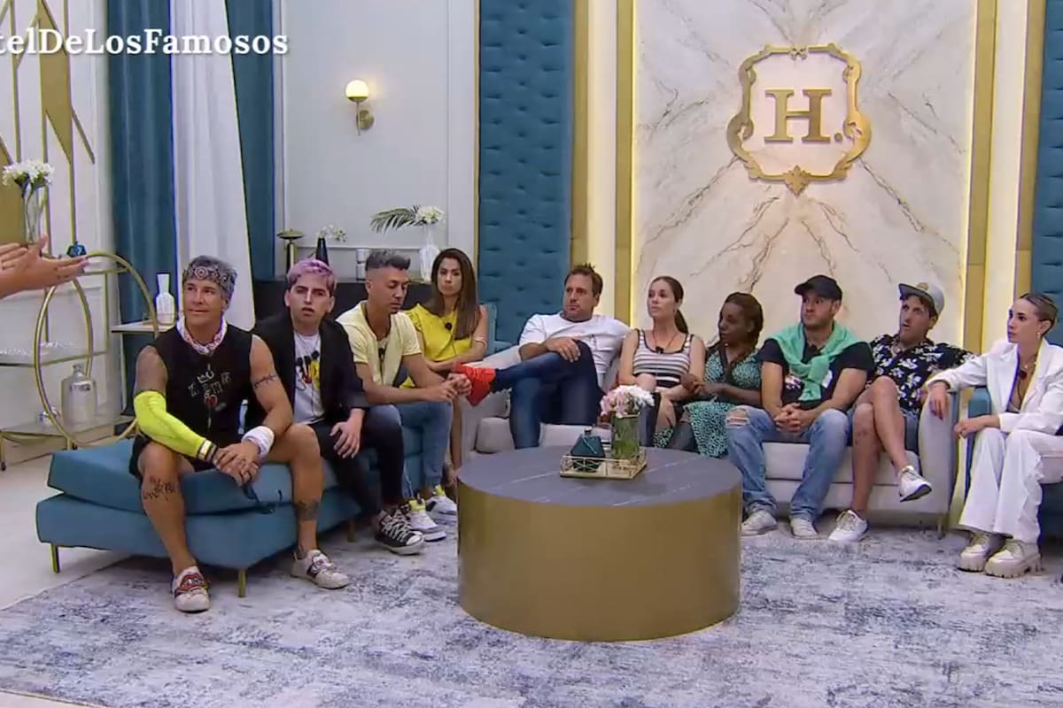 Así fue el momento que Chino Leunis les anunció a los participantes de El Hotel de los Famosos 2 que apartaron a Juan Martino