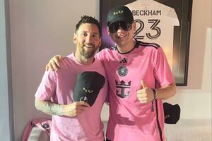 Así fue el saludo entre Lionel Messi y Bizarrap que da la vuelta al mundo