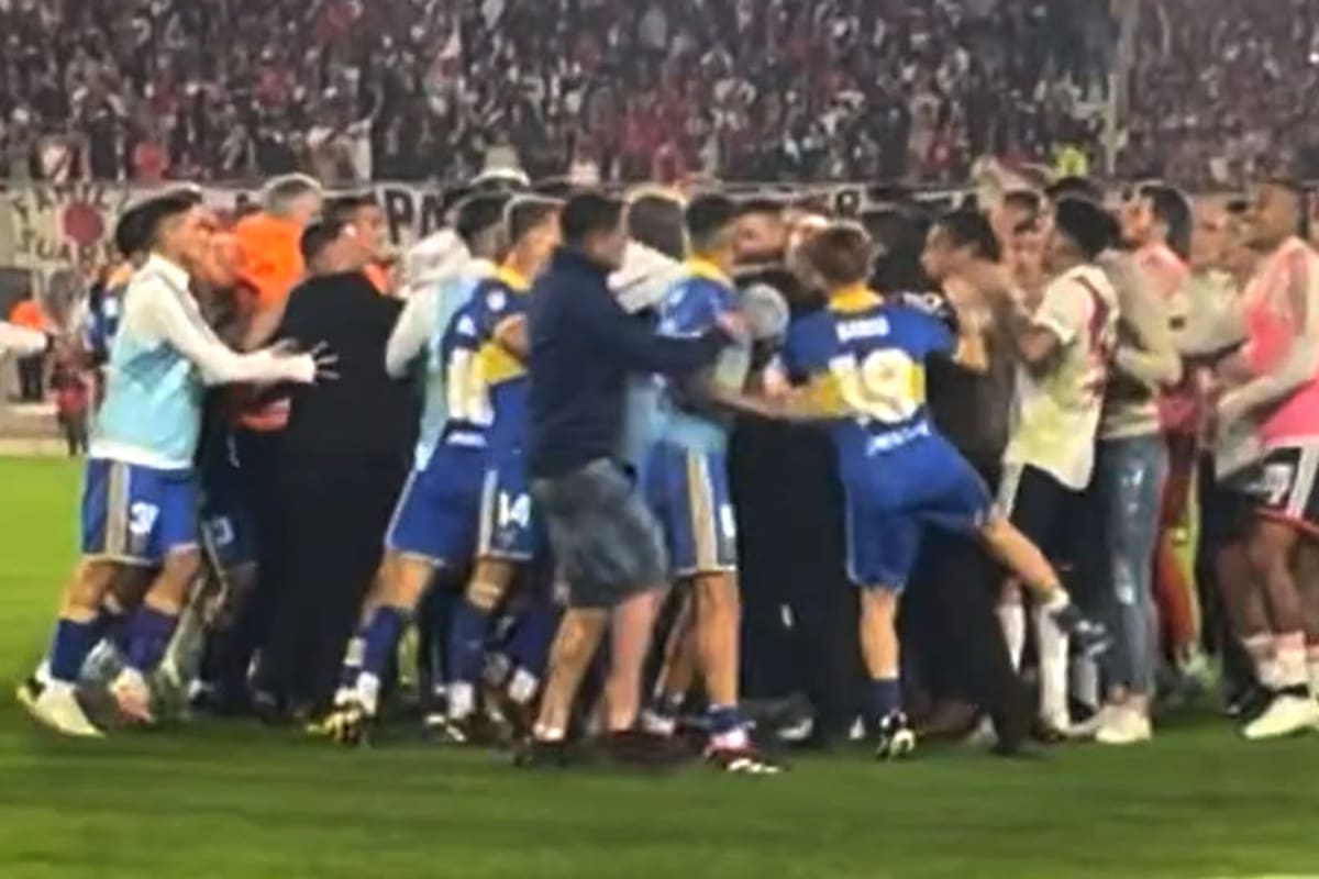 Así fue la patada de Valentín Barco a Enzo Díaz