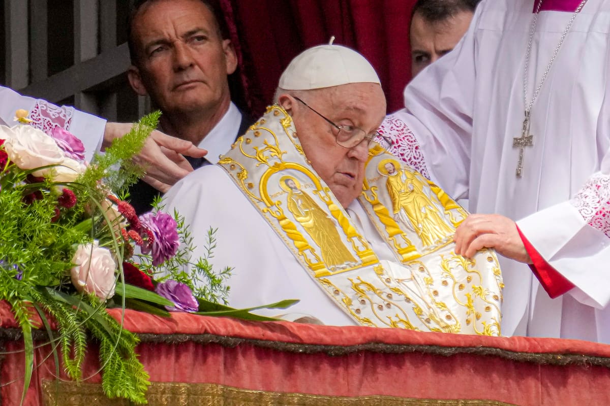 Así fue la última aparición del papa Francisco: la bendición pascual ante una multitud en la plaza San Pedro