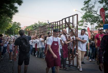 Así fue presentado "el salame más largo del mundo".