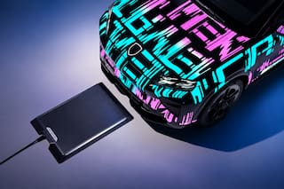El sistema de Porsche que permite cargar un auto sin enchufarlo