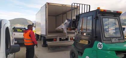 Así llegó el ancla "de repuesto" a Ushuaia. Fue provista por Proios S.A., la empresa con mayor stock de anclas en el área