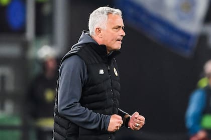 Así lo vive Jose Mourinho, es el pasaje a la final de la Conference League