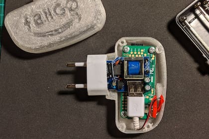 Así luce el interior de FANGo, el accesorio que genera una actividad adicional para entorpecer el rastreo de usuarios que realizan las compañías tecnológicas para sus campañas publicitarias online