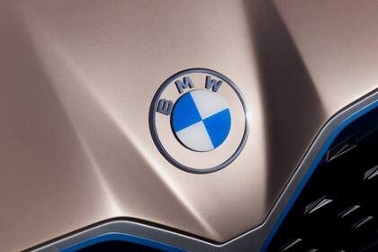 Así luce el nuevo diseño transparente de BMW en el prototipo eléctrico Concept i4