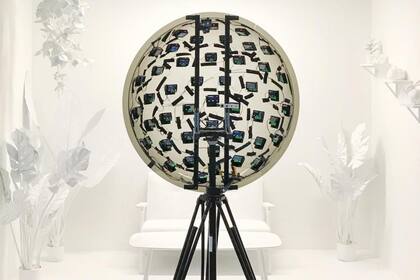 Así luce el prototipo de Google equipado con 46 cámaras que permiten producir contenidos experimentales de video que se pueden reproducir y ver desde diferentes puntos de vista