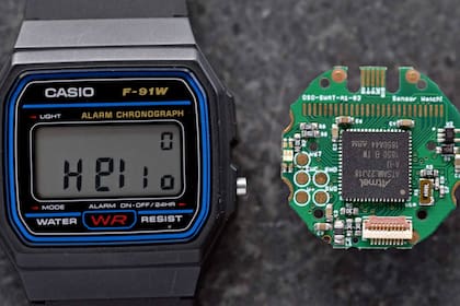 Así luce el proyecto Sensor Watch, una iniciativa que busca sumarle nuevas prestaciones al longevo reloj F-91W de Casio