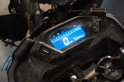 Así luce el tablero de la moto del desafío