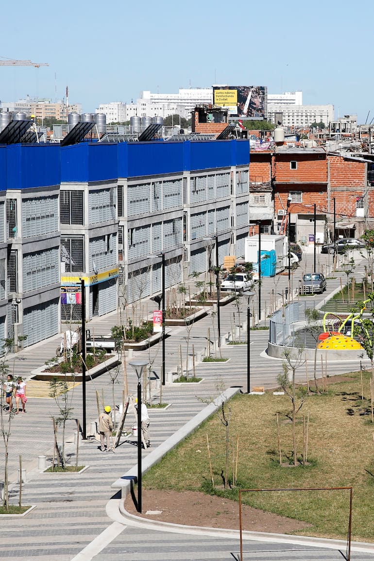 Así luce hoy el nuevo barrio de la Villa 31; viviendas donde había un depósito de contenedores