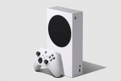 Así luce la Xbox One Series S, la versión de entrada de la nueva consola de videojuegos de Microsoft, que tendrá un precio de 299 dólares