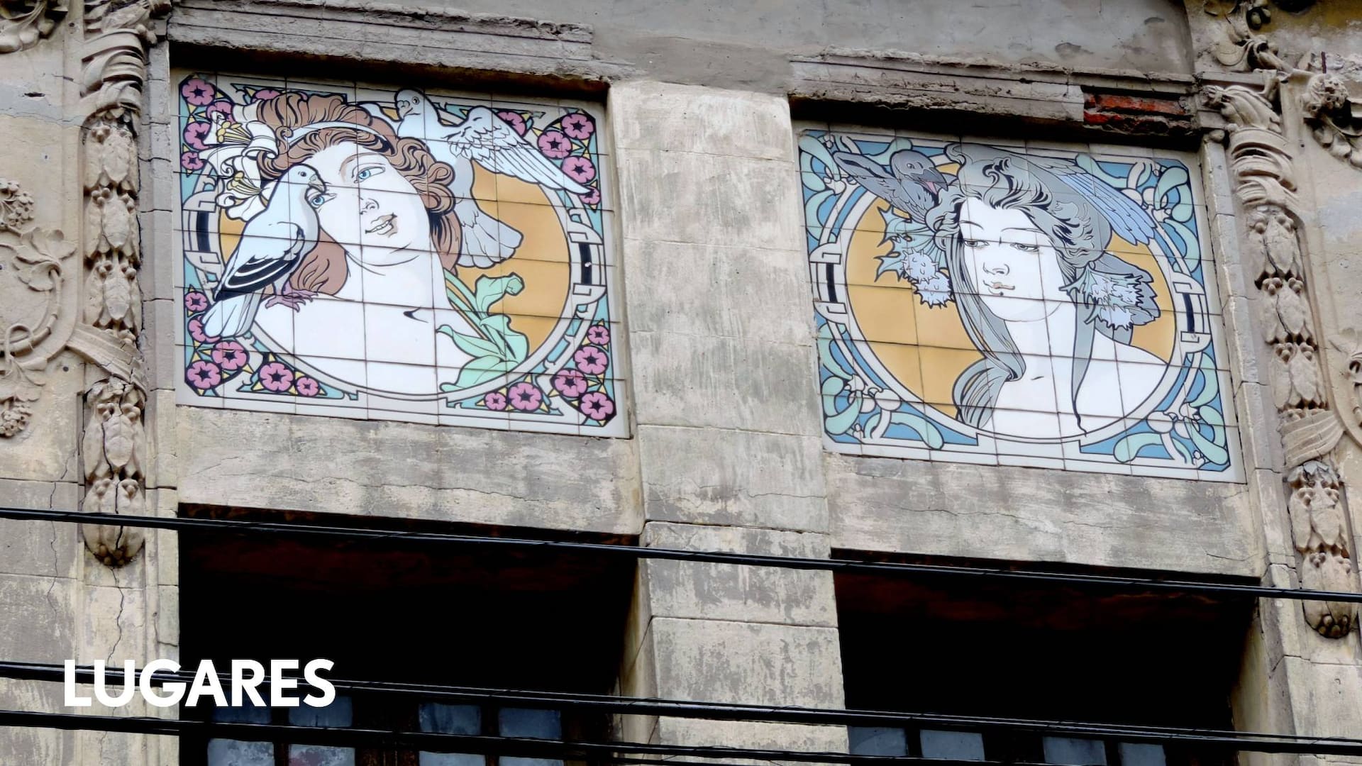 La fachada del edificio sobre la calle Solís, en el barrio de Constitución, donde se lucen los paños de cerámica esmaltada.
