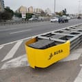 Instalan un dispositivo para reducir la violencia de los choques contra guardarraíles en autopistas