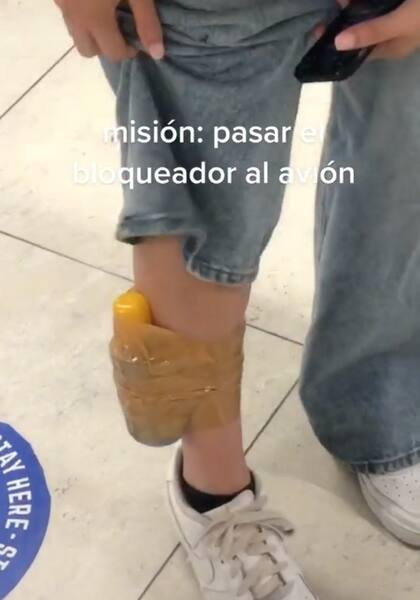 Así lucía la botella pegada a su cuerpo