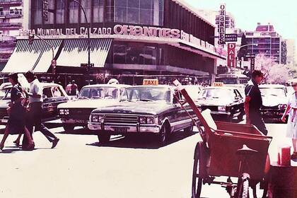 Así lucía la intersección entre la Avenida Cabildo y Juramento, en el barrio de Belgrano, en 1980.