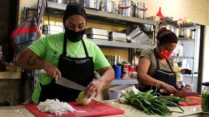Así quedan los montos por hora y mensual para cocineros y personal de tareas específicas