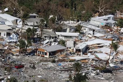 Así quedaron algunos vecindarios de la localidad de Fort Myers tras el paso del huracán Ian