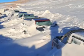Más de 100 turistas quedaron varados en un mirador de Catamarca por una tormenta de nieve