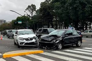 Así quedaron los dos autos que protagonizaron el choque