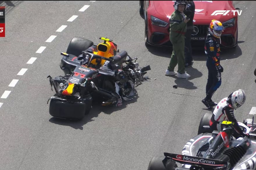 asi-quedo-el-auto-de-sergio-checo-perez-durante-SVPPH2FERNGWPCTWNLC7QAIMVE