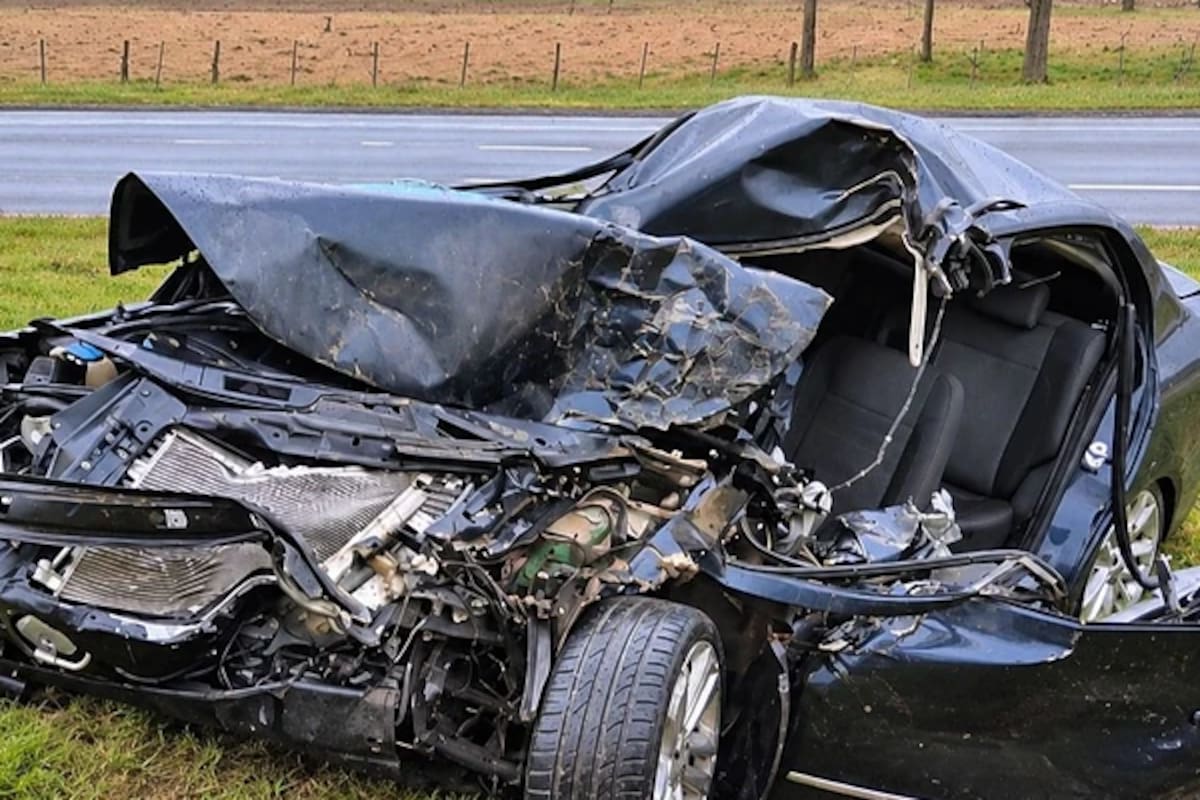 Así quedó el auto en el que iba el joven de 29 años que murió