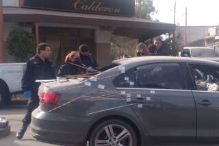 El momento en que atacaron con una metralleta al líder de la barrabrava de Laferrere en plena calle
