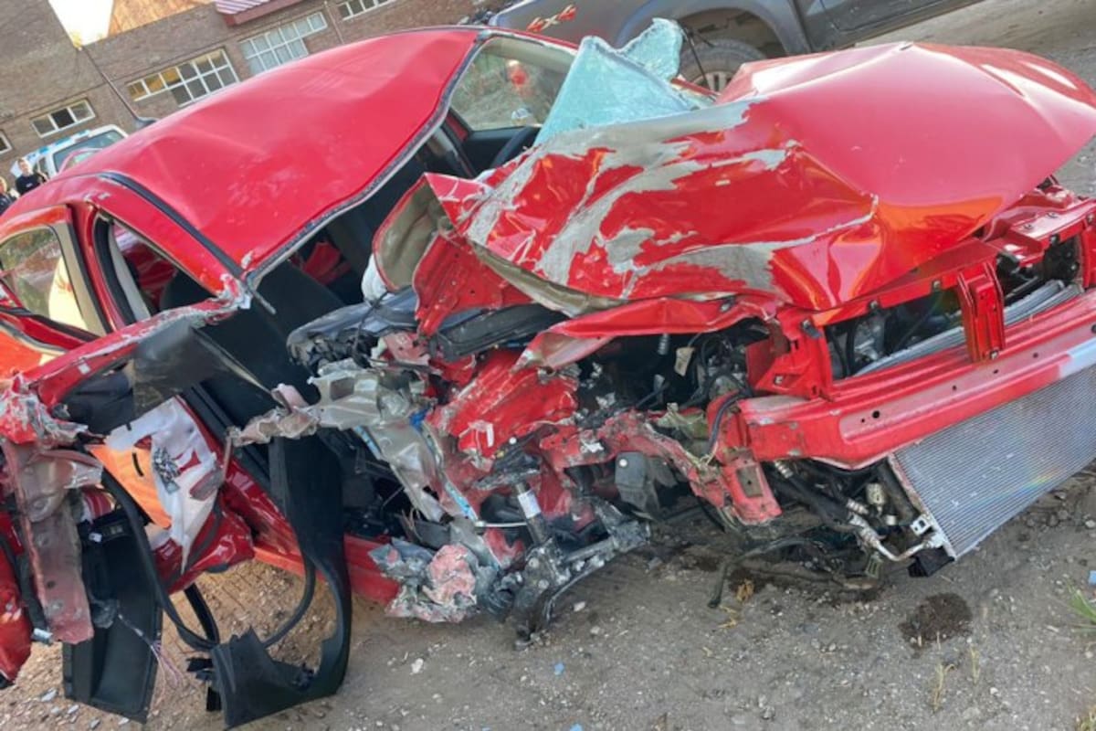 Así quedó el auto luego del choque en Santa Rosa